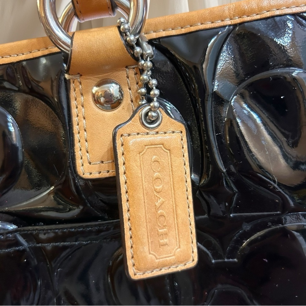Coach Authentic Peyton Embossed Black Patent Leather Medium Tote F22322 MSRP$298 - Picture 4 of 11
